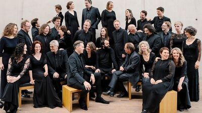 Groepsfoto van een klein orkest