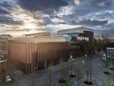 Pand Theater aan de Parade gefotografeerd vanaf De Parade