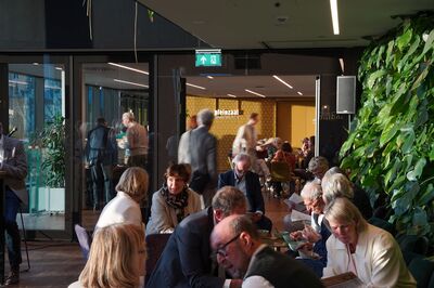 Vrienden maken zich op voor de grand finale