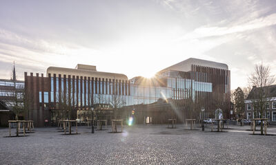 Foto vanaf de Parade van Theater aan de Parade
